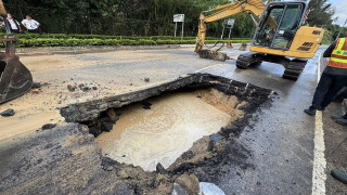 將軍澳環保大道爆鹹水管-多條巴士線改道