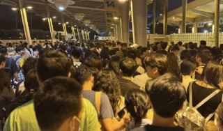 林俊傑演唱會完場後1小時羅湖即關閉-內地歌迷半夜塞爆皇崗口岸