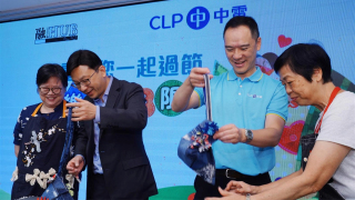 中電總裁羅嘉進孖勞福局長孫玉菡--與長者創作升級家品同賀端午