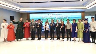 烏蘭牧騎全港十八區惠民巡演-走進香港社區倡文化交流