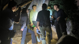 紅香爐峰兩宗行山客入夜迷路求救-警用無人機45分鐘內尋回