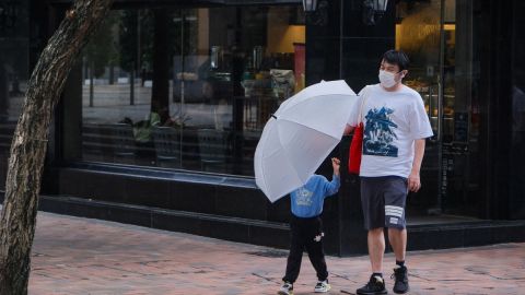 颱風蝴蝶丨天文台考慮下午3時至6時風球「落波」　改發強烈季候風信號