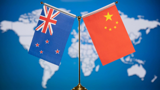 習近平會見新西蘭總理拉克森-要共同維護以世貿為核心的多邊貿易體制
