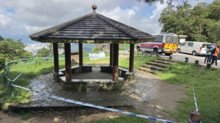 男子偕妻凌晨遊飛鵝山遇劫-遭3刀匪搶去3萬元現金及AirPods