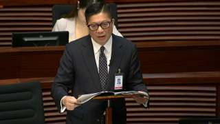 議員質疑-太空油-名稱太浪漫-鄧炳強冀短期改名或叫-喪屍油