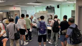 勞工處聯同3支的士車隊辦招聘會-有求職者嫌填表繁-查家宅-棄申請