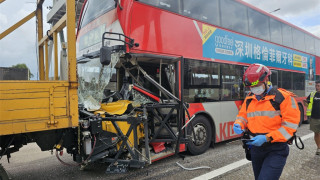 西九龍公路九巴狂撼工程車尾-車長及一乘客受傷送院