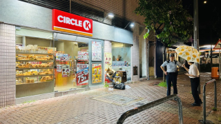 南亞裔男子新界持刀打劫便利店-逃走後登的士又搶車