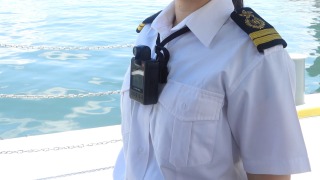 海事處前線巡邏人員明起使用隨身攝錄機-協助調查搜證及記錄現場情況
