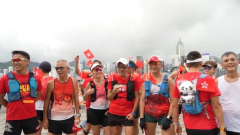 有片·街訪｜香港回歸28周年   市民旅客共賀紀念日