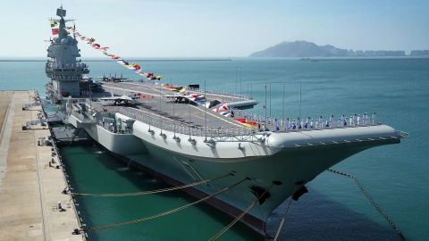 有片｜解放軍預告山東艦航母編隊即將訪港　超燃混剪先睹為快