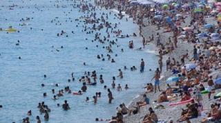 熱爆-熱浪持續肆虐法國-2人熱死逾300人接受治療