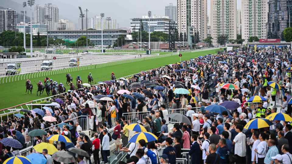 回歸28周年-6800旅客來港觀賽創回歸賽馬日新高-內地客佔八成按年升30