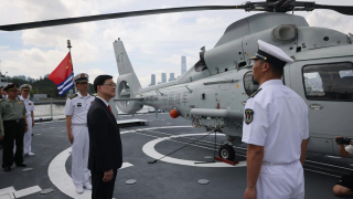 山東艦訪港-李家超-國防安全護航高質量發展-市民身臨其境熔鑄家國情懷