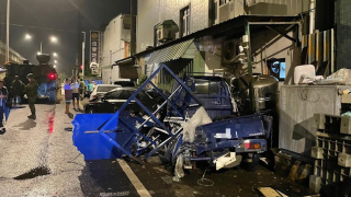 台軍自行火炮駕駛員疑不熟悉路況--漢光-演習連續撞毀4車