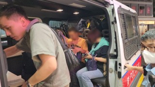 尖沙咀普通話男問路-升降機內突遭-帶路-南亞漢襲擊