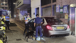 尖沙咀-毒品快餐車-逆線逃走-警曾擎槍戒備拘三男