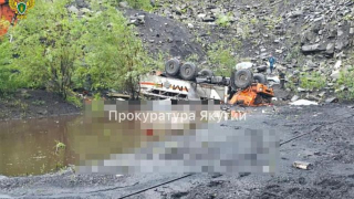 俄羅斯巴士凌晨翻車-已致14人死7人傷