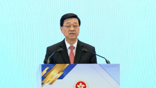 行政長官表揚榜-特區救援隊及啟德體育園開幕籌備專組同獲奬-李家超-兩支隊伍為公務員團隊樹立典範