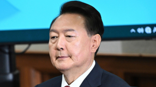 南韓法院對前總統尹錫悅下達拘捕令-特檢組最快明日執行