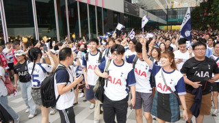 香港足球盛會2025-阿仙奴今晚啟德主場館鬥熱刺-球迷一早入場等開波