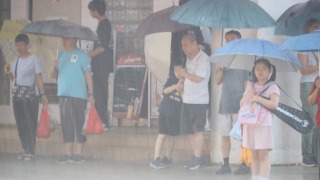 天文台再為黑雨未-超前部署-解釋-稱電腦及人工智能預報仍有待改進