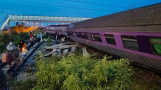 泰國特快列車出軌-至少9人受傷