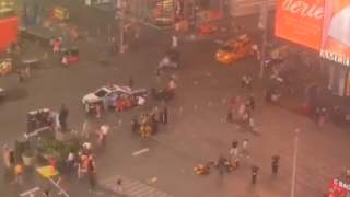 紐約時代廣場爆槍擊案3傷-17歲疑犯當場被捕