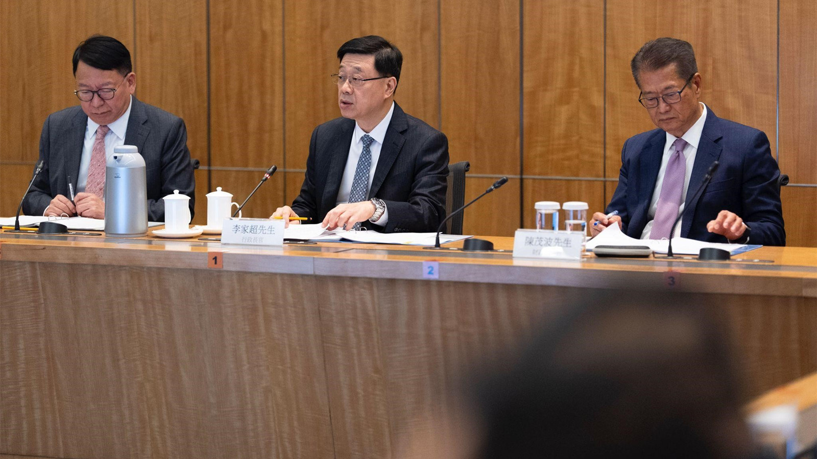 有片｜行政長官反恐督導組首次會議　李家超指示本月下旬舉行大型反恐演練