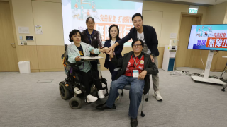 輪椅生返學1分鐘路程變半小時-議員指本港無障礙規劃須更新