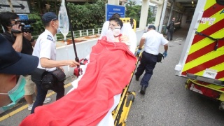 黃大仙豪苑商場一酒樓男職員捱斬浴血送院治理-女兇徒逃走終被捕