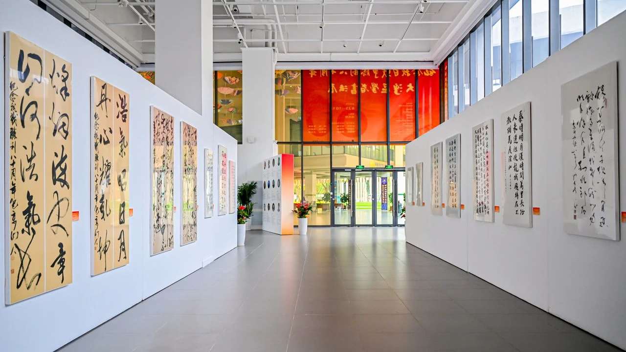 以翰墨與歷史對話：紀念抗戰爭勝利80周年大灣區學者書法展港中深舉行