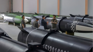 金正恩視察北韓導彈新產線-稱保障重要部隊擴充儲備
