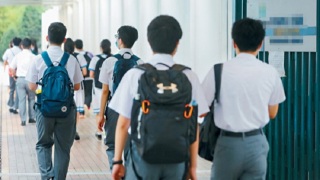 醫管局近日收到學生求助個案有上升趨勢-心理學家籲家長避免放學即問功課事