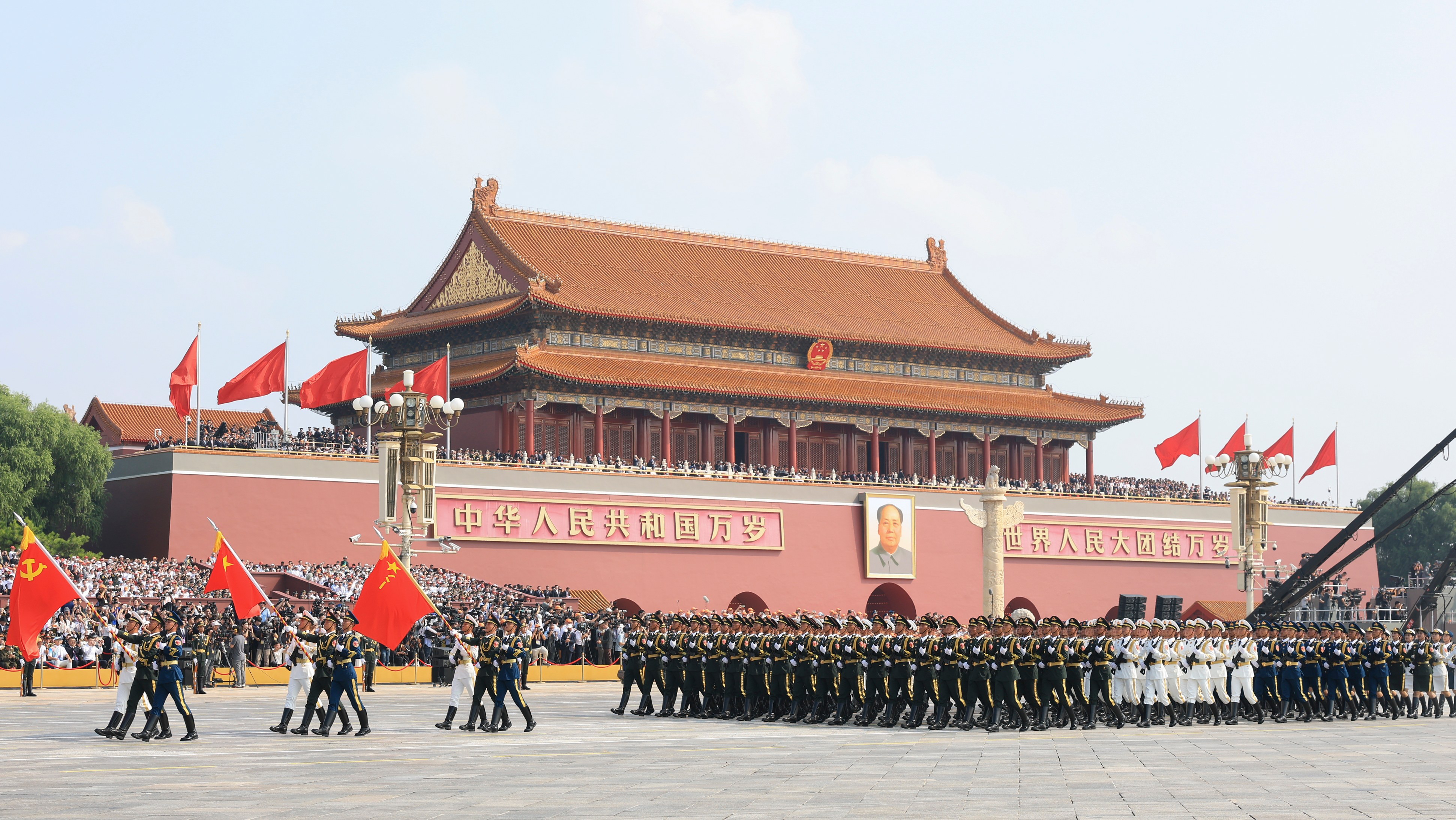 ​抗戰勝利80周年｜傳媒指民進黨設障難阻熱情　閱兵百萬播放量彰顯兩岸情