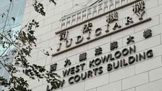 男地勤-見個空姐靚-偷拍裙底-被判160小時社會服務令