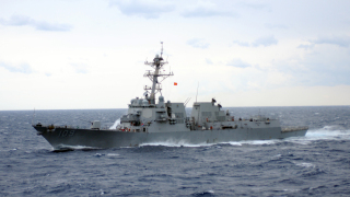 美國防部稱委內瑞拉戰機飛近美驅逐艦-特朗普警告有權擊落