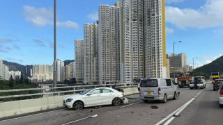 沙田私家車與客貨車相撞受損-私家車司機報稱頭暈受傷