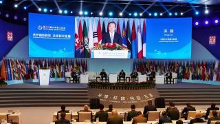洪磊-上合組織與聯合國宗旨原則契合-盼形成高度互動