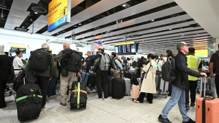 歐洲機場系統供應商遭網絡攻擊-布魯塞爾機場改人手辦理-大量航班延誤