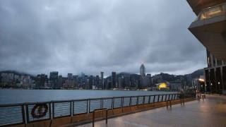 天文台--樺加沙-30小時連升4級增強為超強颱風-料周三最接近本港