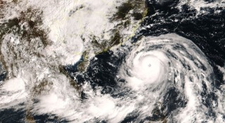 颱風樺加沙-覆蓋雲系直徑超一千公里-樺加沙或成今年影響中國最嚴重台風