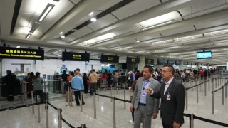 颱風樺加沙-入境處颱風後加開機場檢查櫃檯及e-道-郭俊峯感謝人員堅守崗位