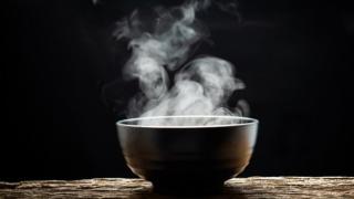 南寧一男童誤吞熱湯致咽喉燙傷送入ICU-醫生-超60-食物是一級致癌物