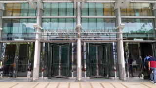 羅淑佩-首8月訪港旅客增12--考慮開放金管局供參觀
