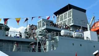 國慶76周年-戚繼光艦沂蒙山艦開放公眾參觀--市民一早到場排隊心情興奮