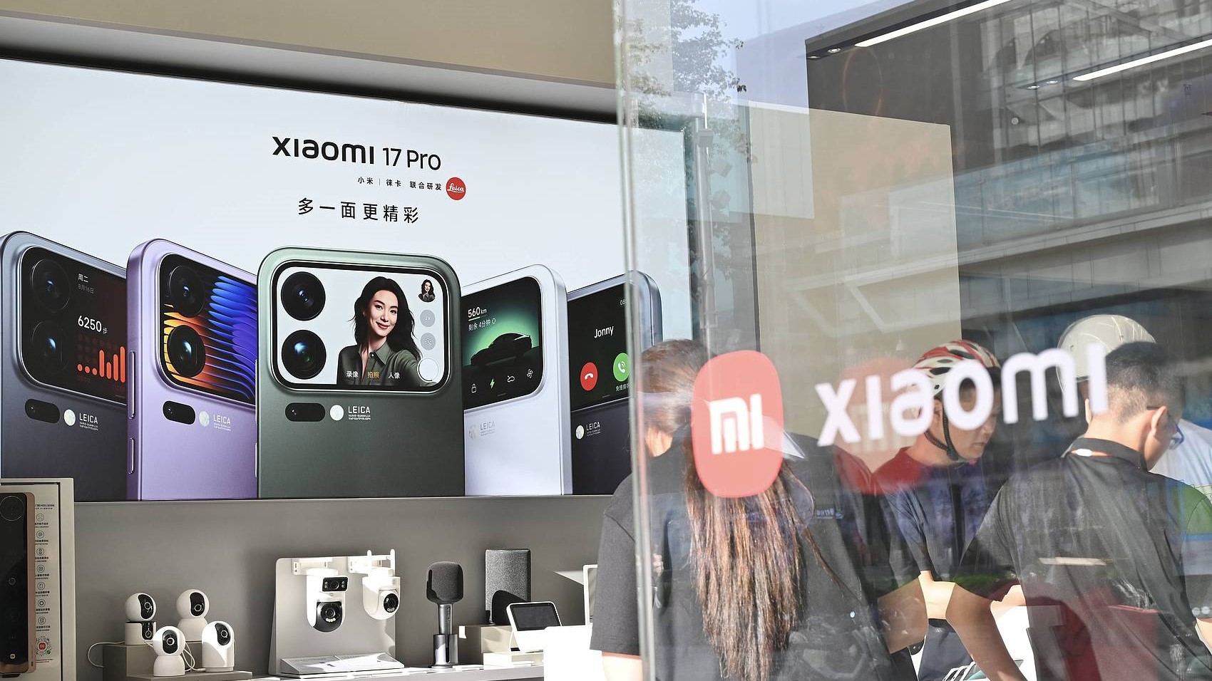 小米股價曾跌半成-手機今年第三度加價-店員稱情況罕見