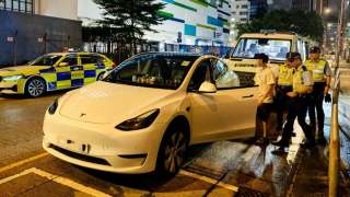 警方放蛇打擊白牌車-拘捕兩名男子