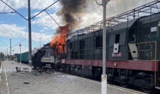 俄烏戰爭-烏克蘭一列開往基輔列車遭俄軍襲擊-釀最少1死約30名乘客受傷