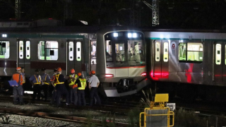 日本川崎市兩列車相撞出軌-149名乘客無人受傷